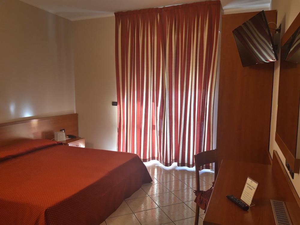 Hotel Ceretto Busca 외부 사진